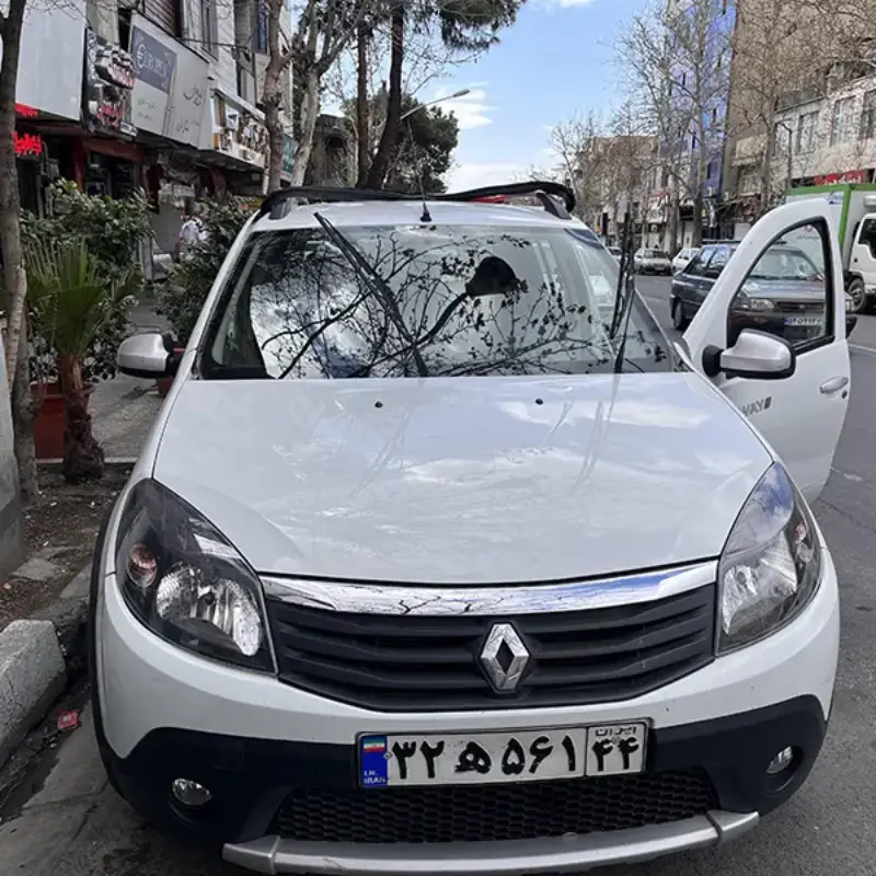 شیشه جلو رنو ساندرو استپ وی (1) شیشه جلو رنو ساندرو استپ وی (1)