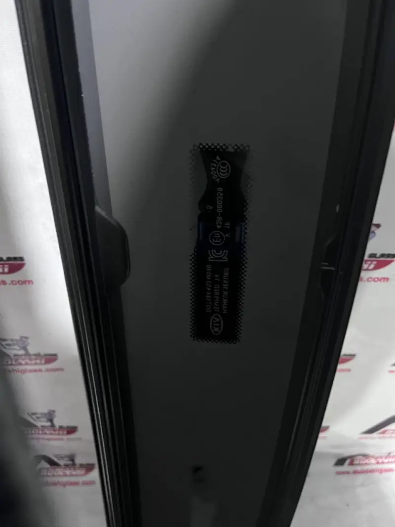 نصب پنل جلو شیشه سانروف نصب پنل جلو شیشه سانروف