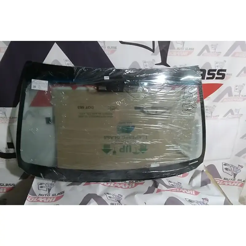 شیشه جلو لکسوس iS 300 (2) شیشه جلو لکسوس iS 300 (2)