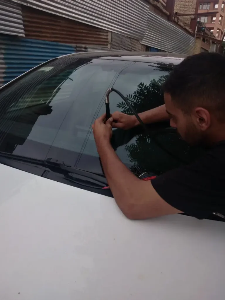 ترمیم-شیشه-اتومبیل-لکسوس