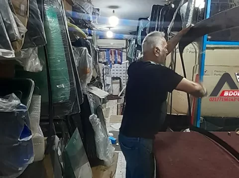 شیشه خودرو
