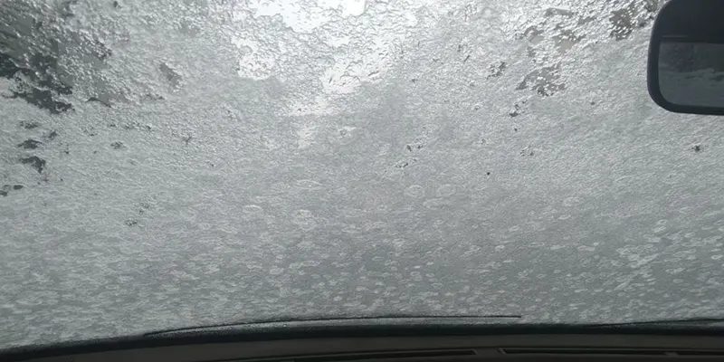 رفع یخ زدگی شیشه ماشین