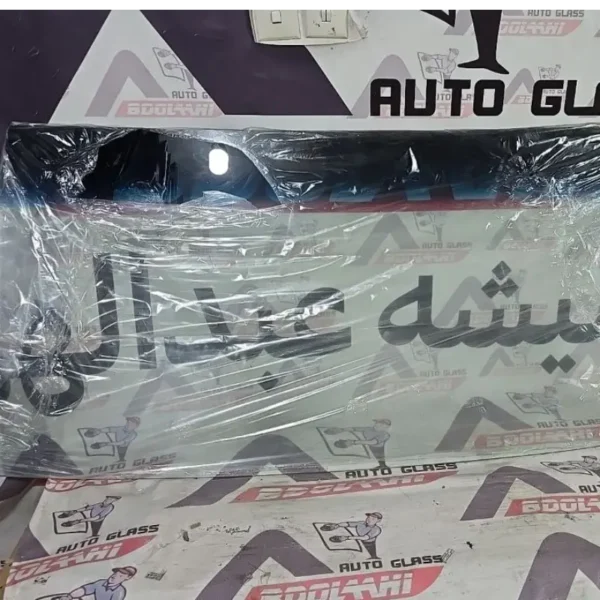 شیشه جلو ون دلیکا