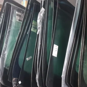 شیشه جلو فولکس واگن آی دی یونیکس